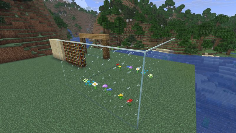 Split Minecraft screenshot of a glass wall: left half vanilla with a grid of frames, right half with Continuity as one clear pane